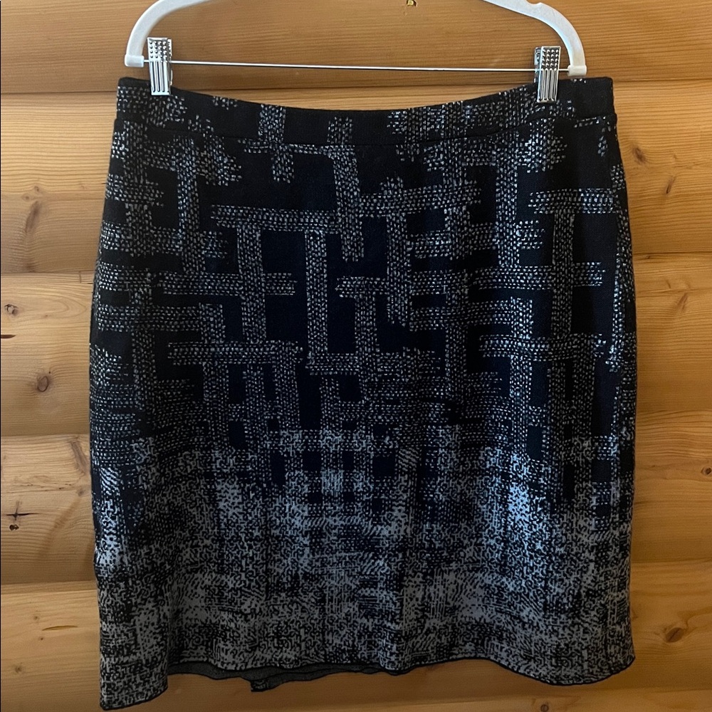🍂🍁LINA DOMINI - limited collection SIZE 16 Black and Gray Patterned Sweater skir